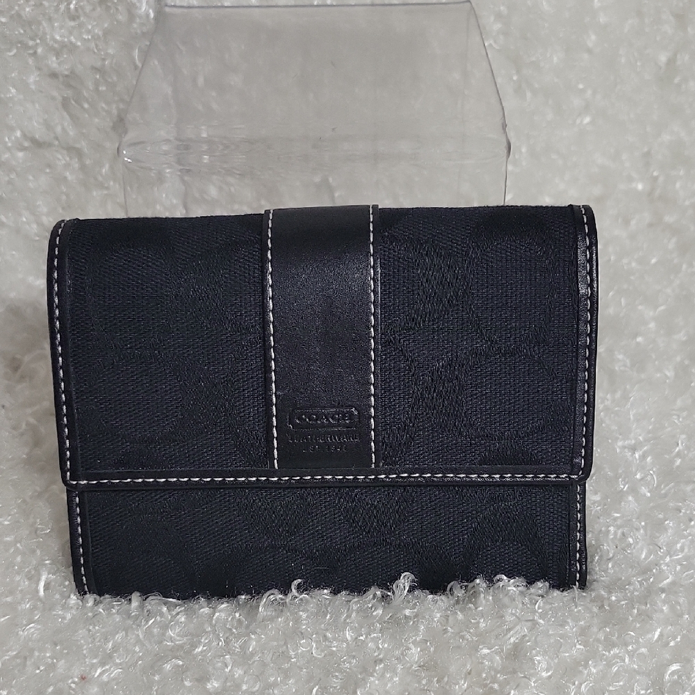 NWOT Coach Tri-Fold Wallet